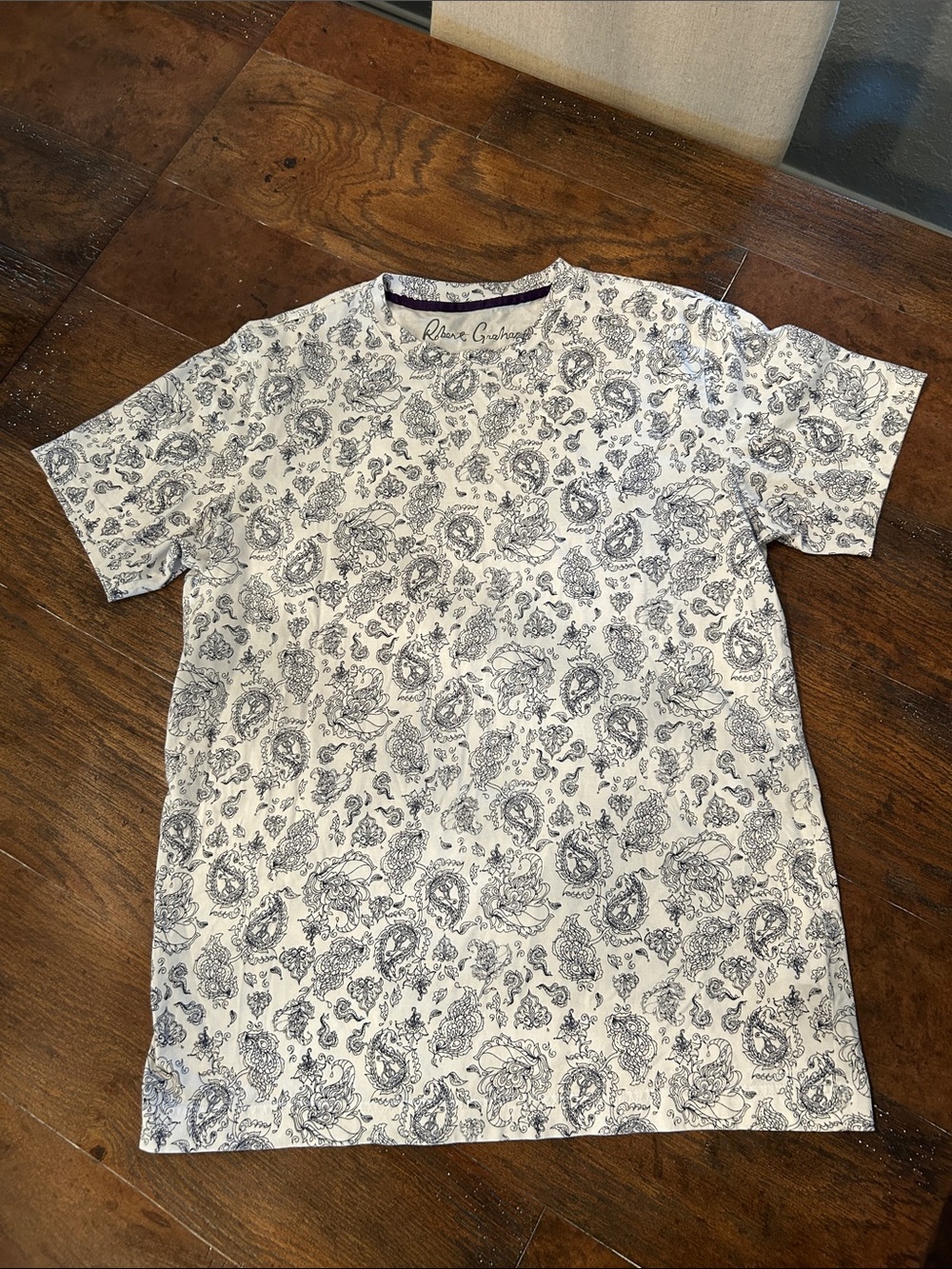 Robert Graham Black & White Paisley Short-Sleeve T-Shirt Size Med